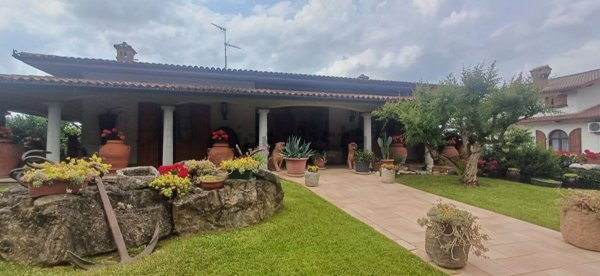 casa indipendente in vendita a Montù Beccaria in zona Roncole