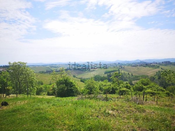 terreno in vendita a Montù Beccaria in zona Costa Montefedele
