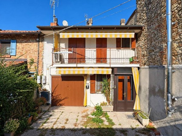 casa indipendente in vendita a Montù Beccaria in zona Casa Bianca