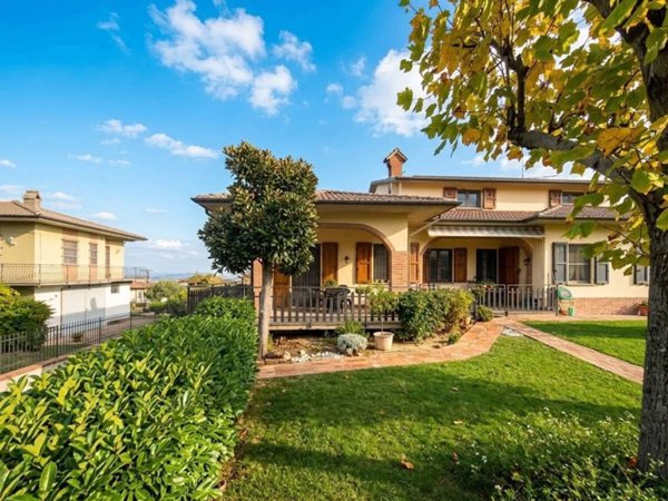 casa indipendente in vendita a Montù Beccaria in zona Roncole