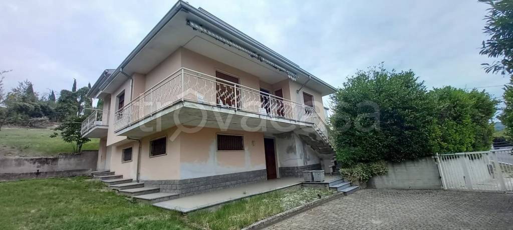 casa indipendente in vendita a Mornico Losana