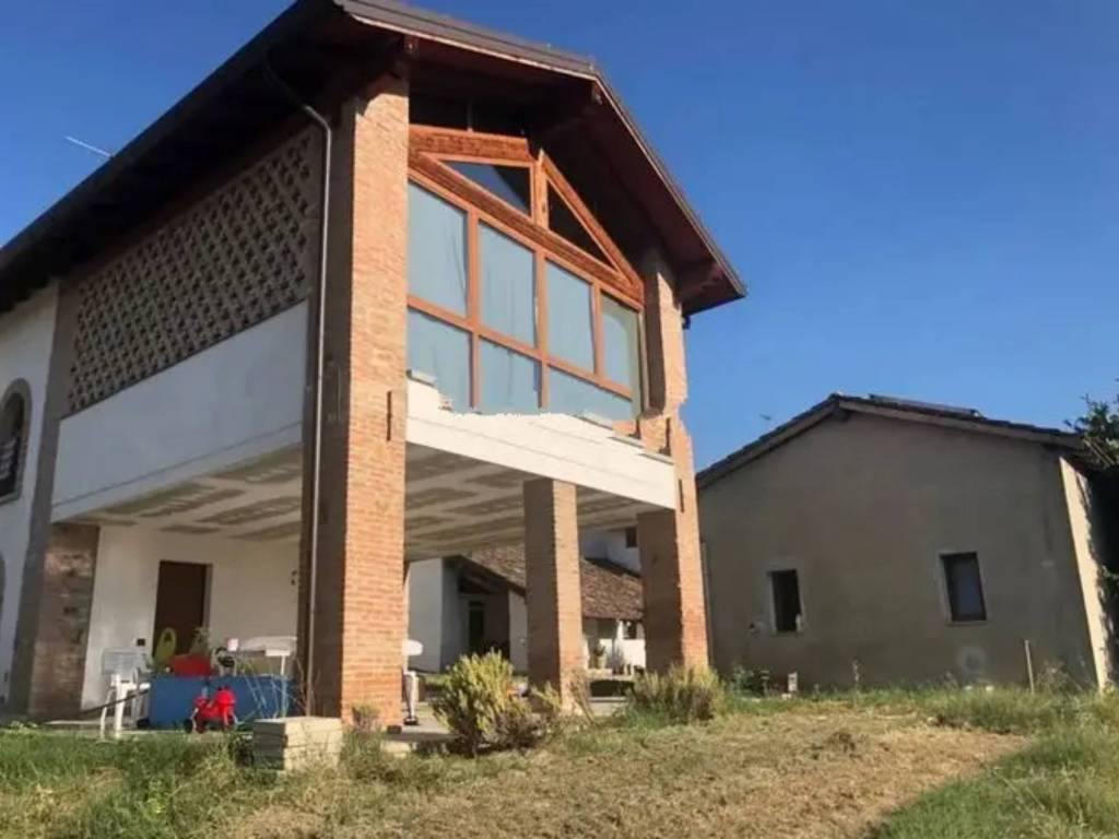 casa indipendente in vendita a Mornico Losana
