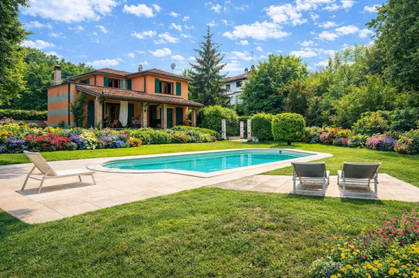 casa indipendente in vendita a Mornico Losana