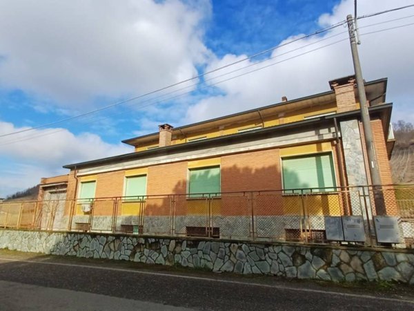 negozio in vendita a Mornico Losana in zona Losana