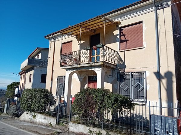 casa indipendente in vendita a Mornico Losana