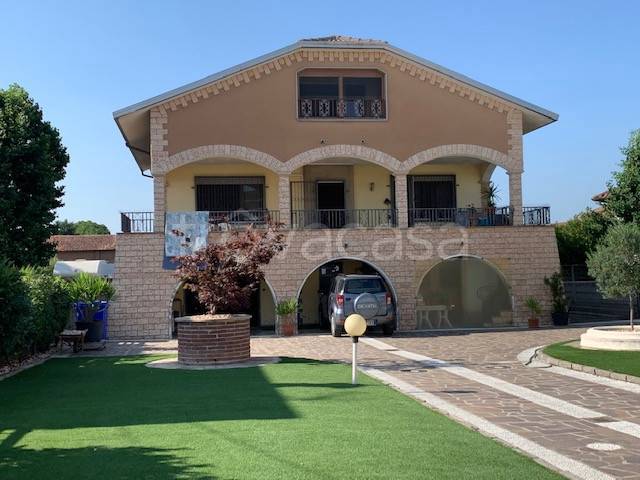 casa indipendente in vendita a Mortara