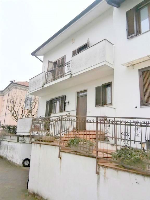 casa indipendente in vendita a Mortara