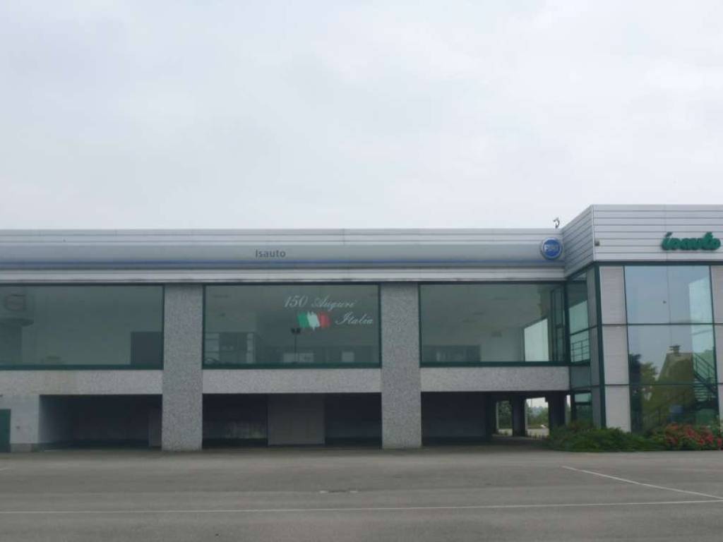 locale commerciale in vendita a Mortara