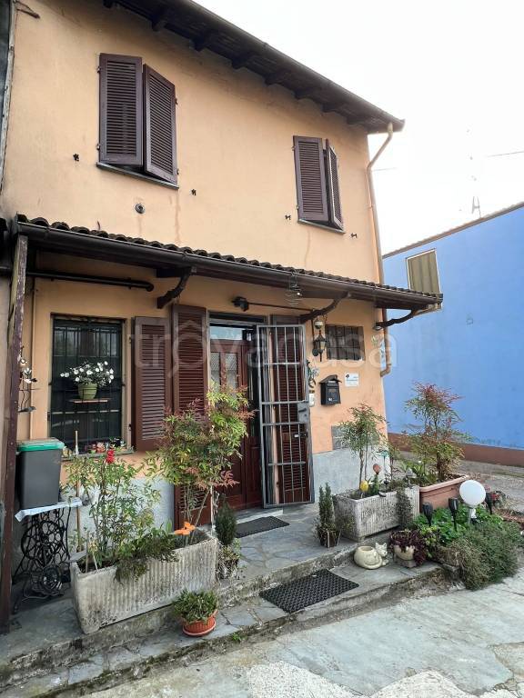 casa indipendente in vendita a Mortara
