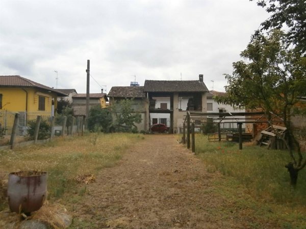 casa indipendente in vendita a Mortara