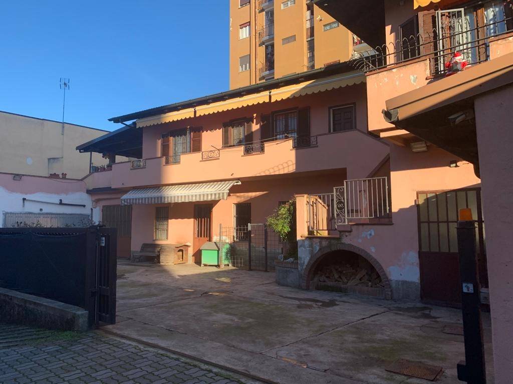 casa indipendente in vendita a Mortara