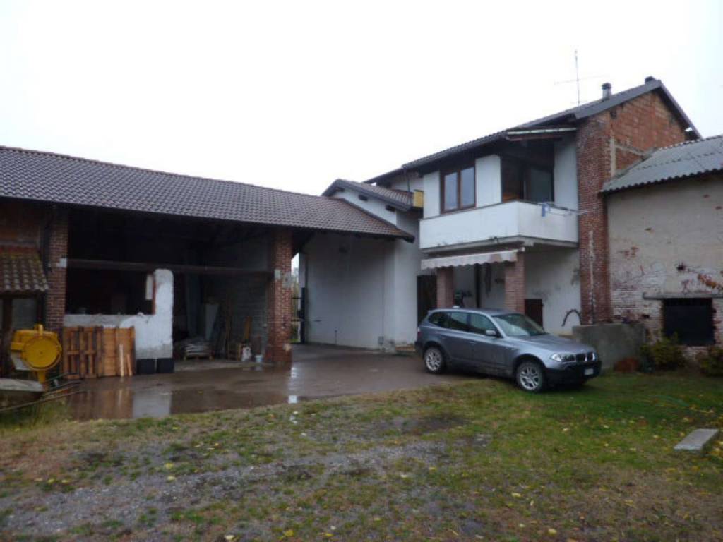casa indipendente in vendita a Mortara