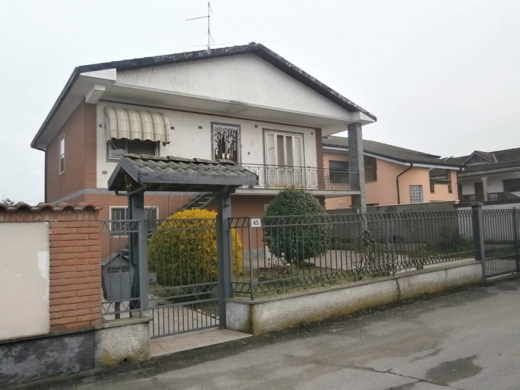 casa indipendente in vendita a Mortara