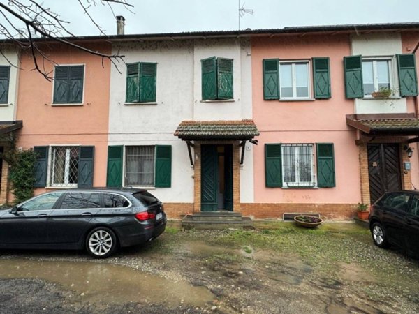 casa indipendente in vendita a Mortara