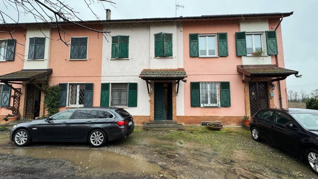 casa indipendente in vendita a Mortara