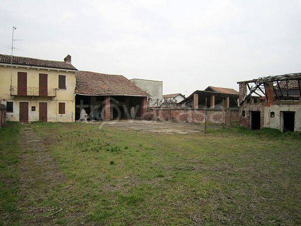 casa indipendente in vendita a Mortara