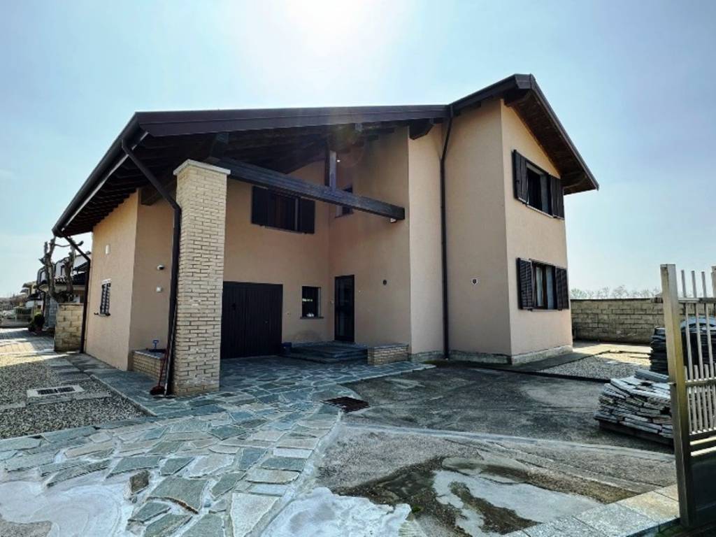casa indipendente in vendita a Mortara