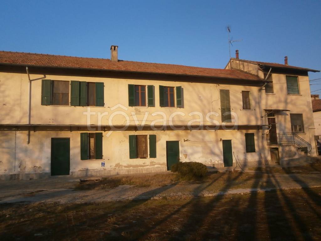 casa indipendente in vendita a Mortara
