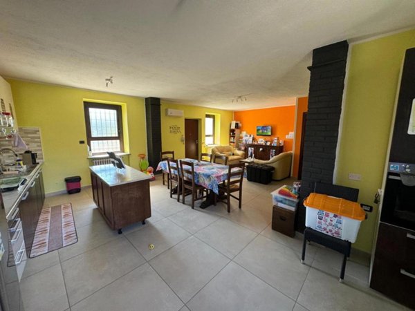 casa indipendente in vendita a Mortara
