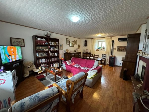 casa indipendente in vendita a Mortara