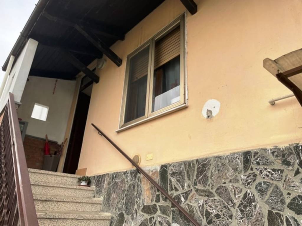 casa indipendente in vendita a Mortara