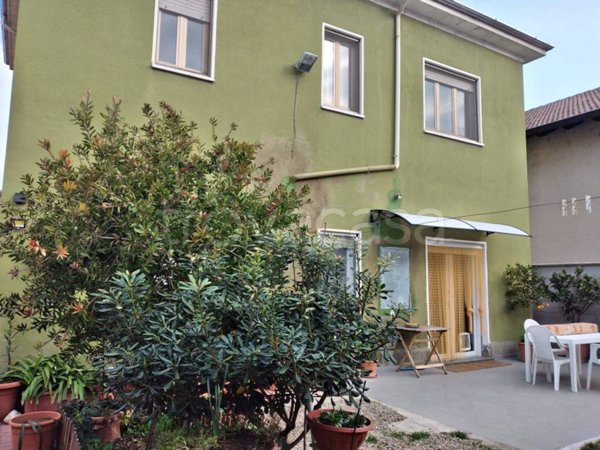 casa indipendente in vendita a Mortara