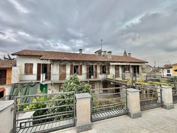 casa indipendente in vendita a Mortara