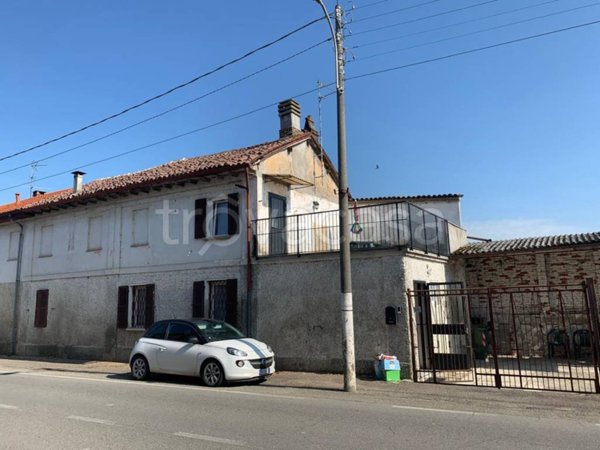 casa indipendente in vendita a Mortara