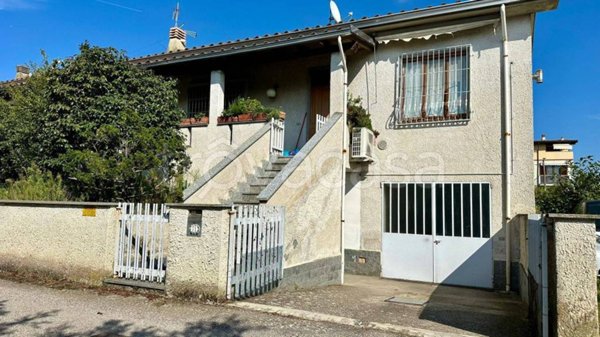 casa indipendente in vendita a Mortara