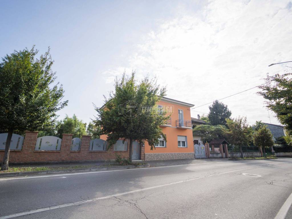 casa indipendente in vendita a Mortara