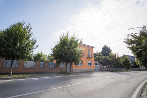 casa indipendente in vendita a Mortara