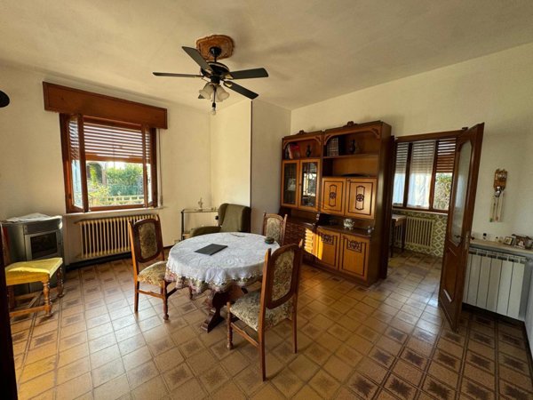 casa indipendente in vendita a Mortara