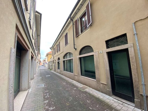 negozio in vendita a Mortara