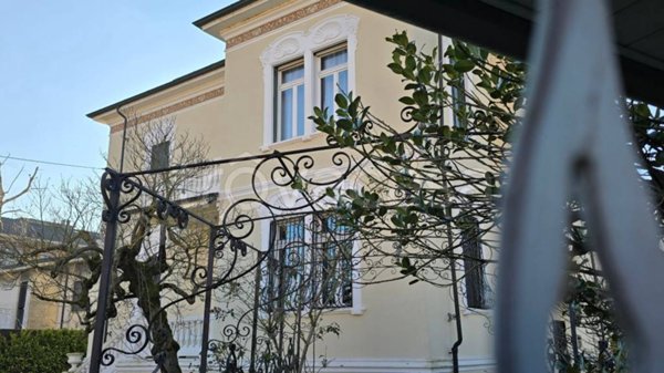 casa indipendente in vendita a Mortara
