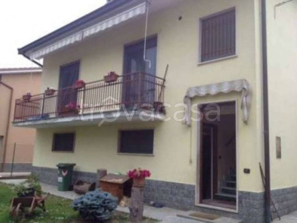 casa indipendente in vendita a Mortara