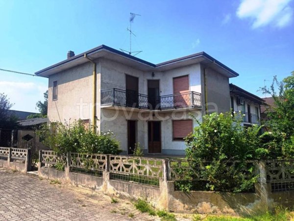 casa indipendente in vendita a Mortara