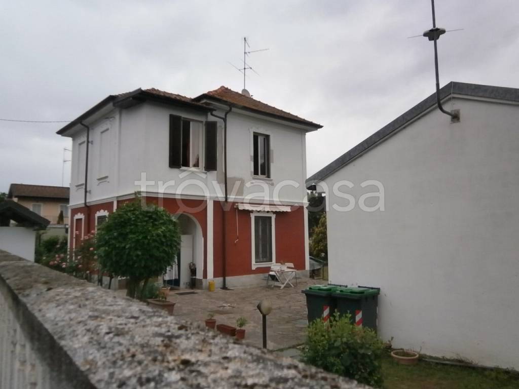 casa indipendente in vendita a Mortara