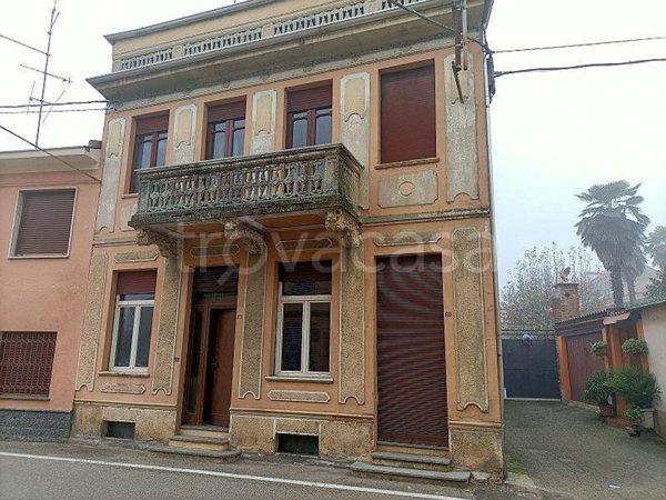 casa indipendente in vendita a Mortara