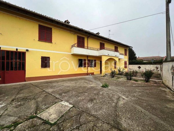 casa indipendente in vendita a Mortara