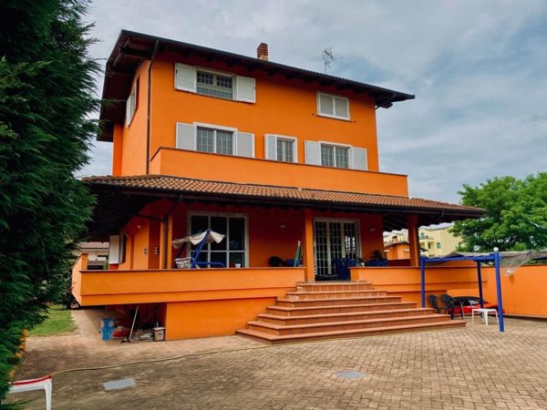 casa indipendente in vendita a Mortara