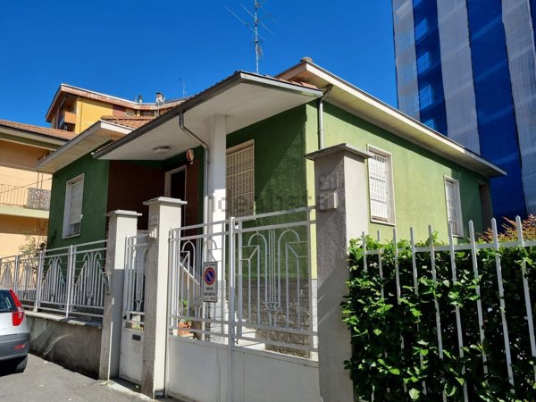 pentavano in vendita a Mortara