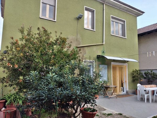 casa indipendente in vendita a Mortara