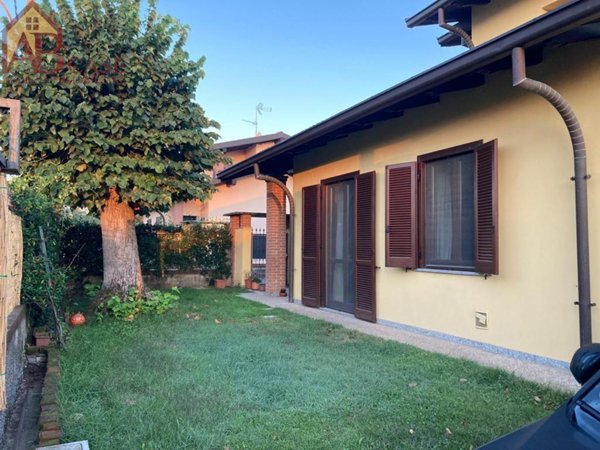 casa indipendente in vendita a Mortara