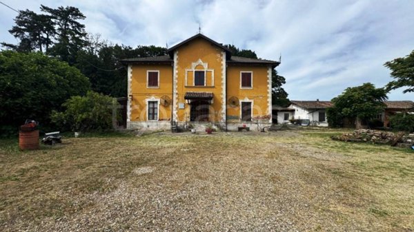 casa indipendente in vendita a Mortara