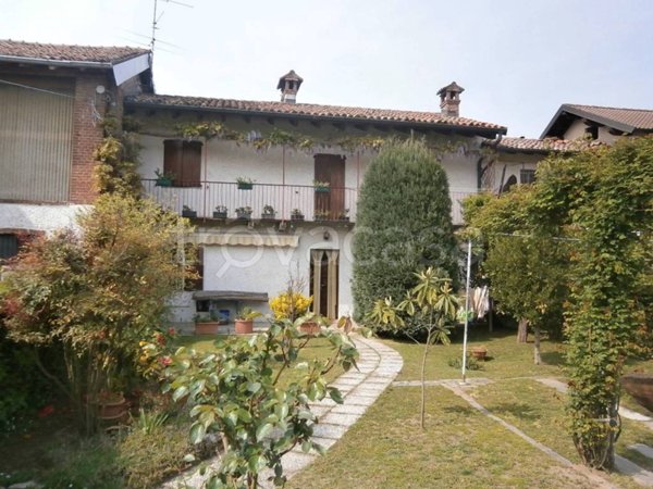 casa indipendente in vendita a Mortara