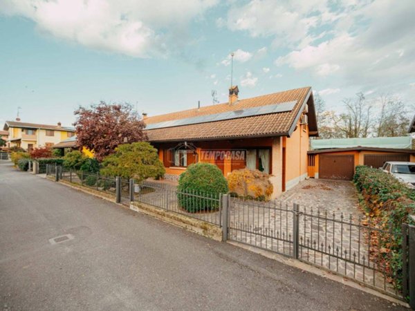 casa indipendente in vendita a Mortara