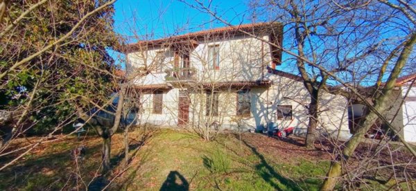 casa indipendente in vendita a Mortara