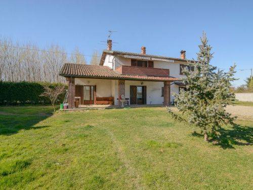 casa indipendente in vendita a Mortara