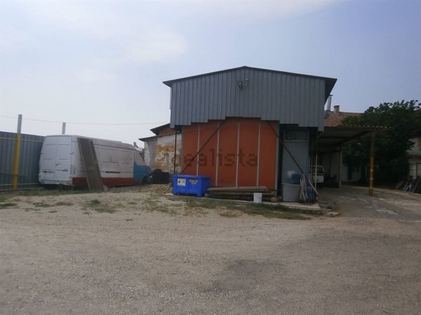 casa indipendente in vendita a Mortara
