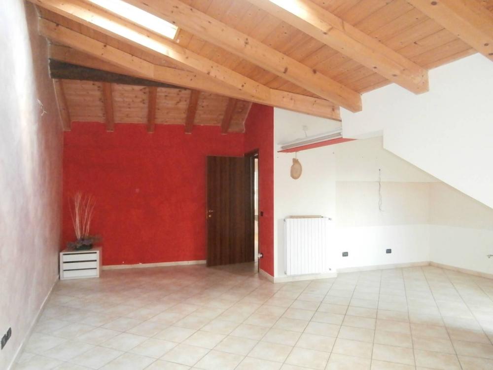 attico in vendita a Mortara